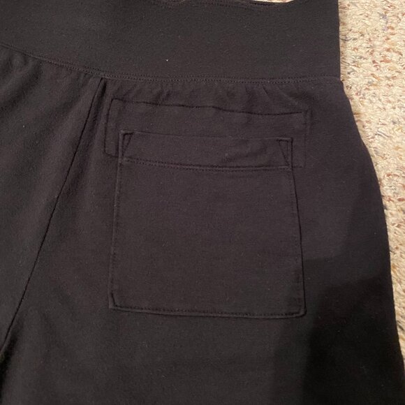 Athleta Women's Comfy shorts - Picture 5 of 6